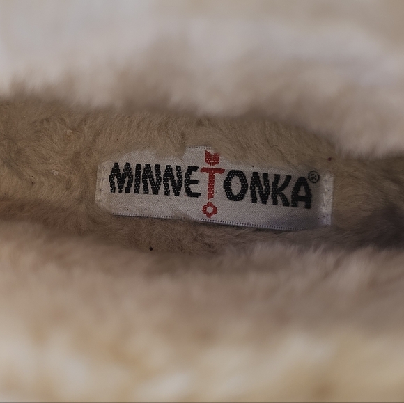 Minnetonka Brown Suede Ankle Slippers with faux fur lining. - Picture 4 of 8